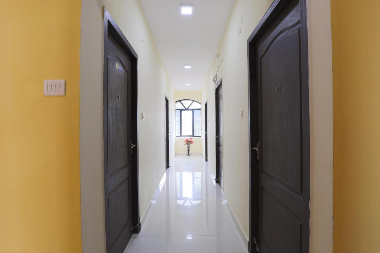 Green Tree Hotel-Near Vfs Global And Ramee Mall เชนไน ภายนอก รูปภาพ