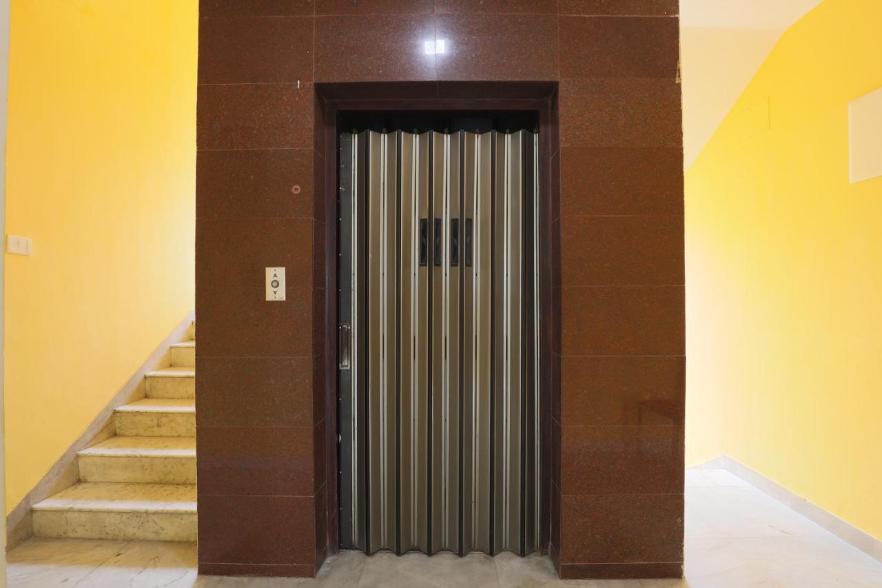 Green Tree Hotel-Near Vfs Global And Ramee Mall เชนไน ภายนอก รูปภาพ