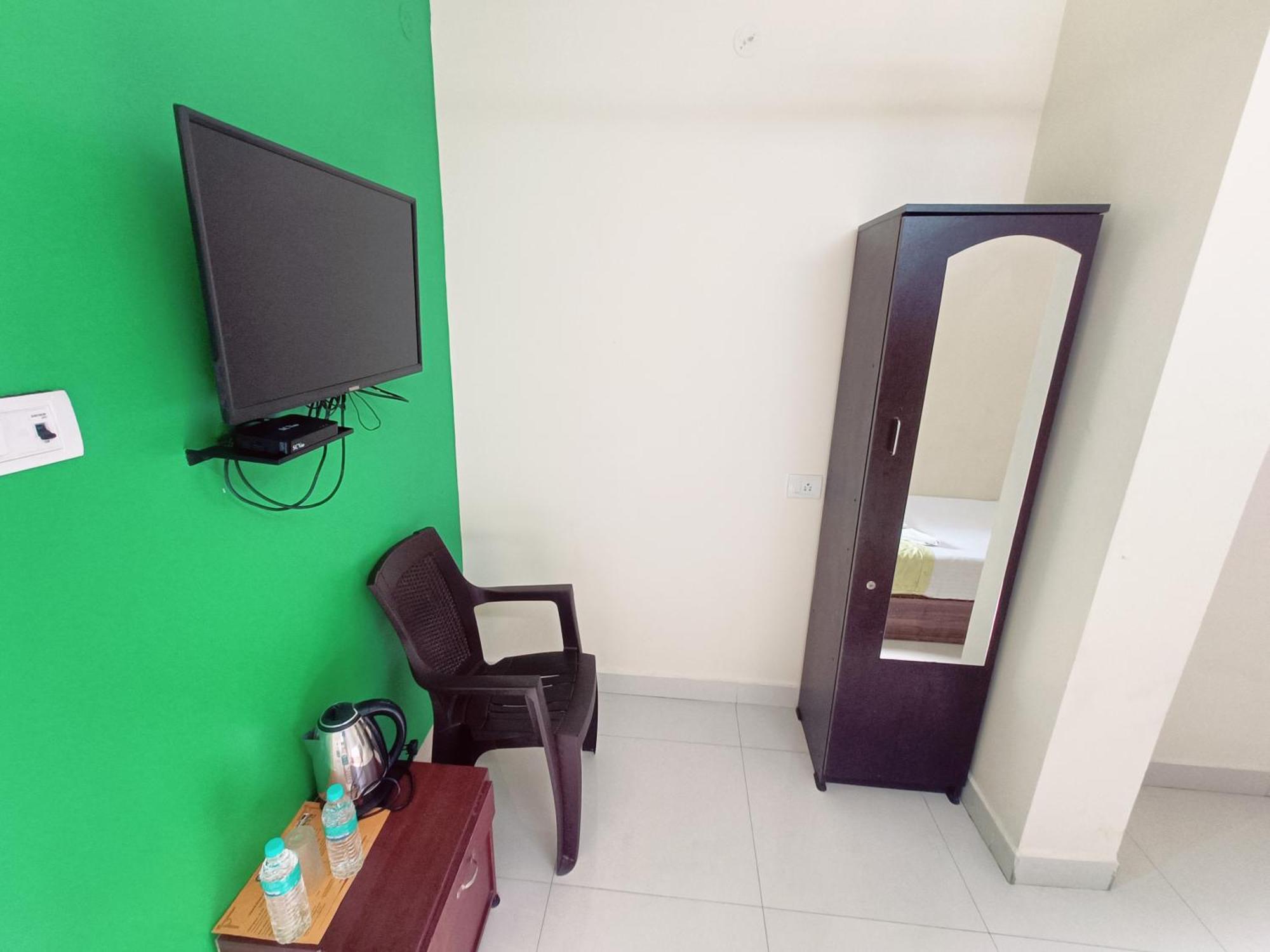 Green Tree Hotel-Near Vfs Global And Ramee Mall เชนไน ภายนอก รูปภาพ